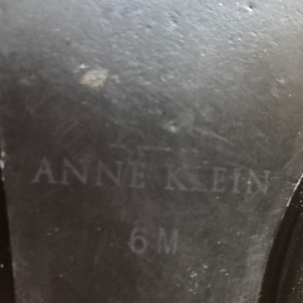 Ann Klein leather loafers in size 6M EUC black with AK logo in gold on strap - Picture 9 of 16